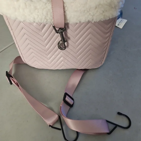 Pink Dog Carrier - Picture 5 of 10